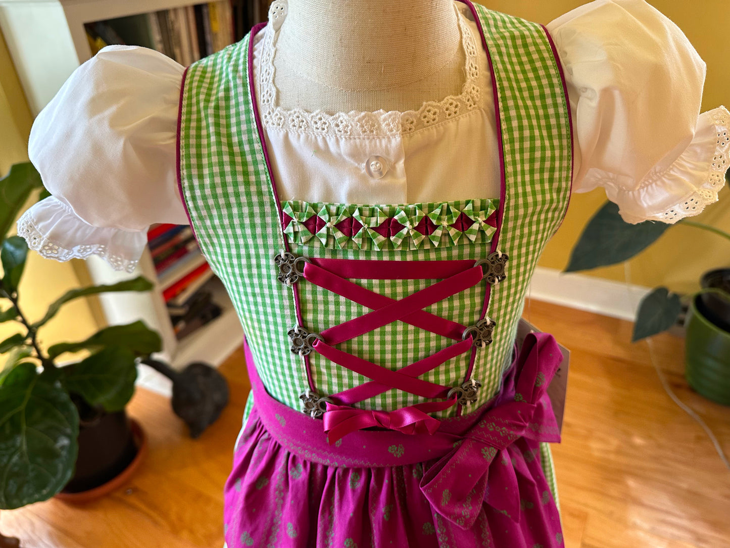 Isar Trachten Girls' Dirndl Berry on Green