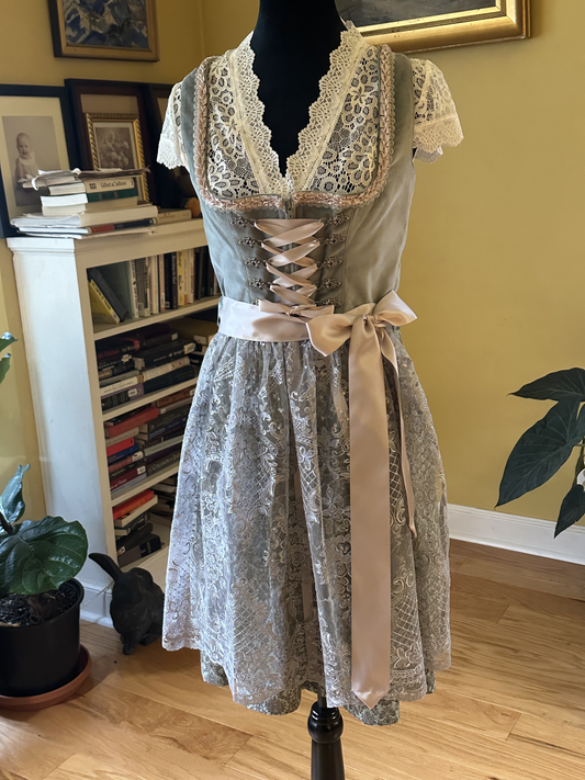 Wiesnwuid "Loredana" Dirndl Nude Pink on Silver