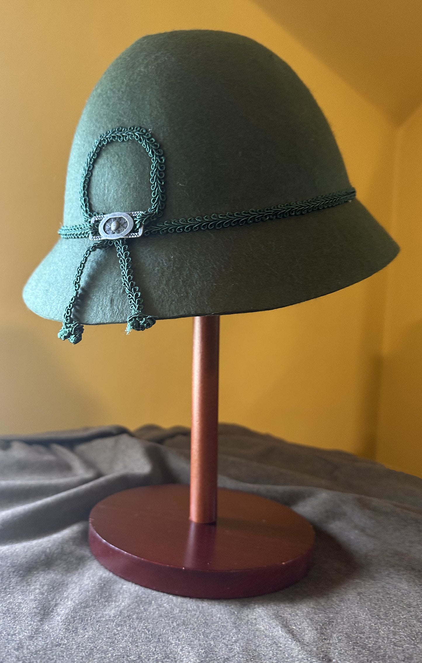 Girl's Green Cloche Hat