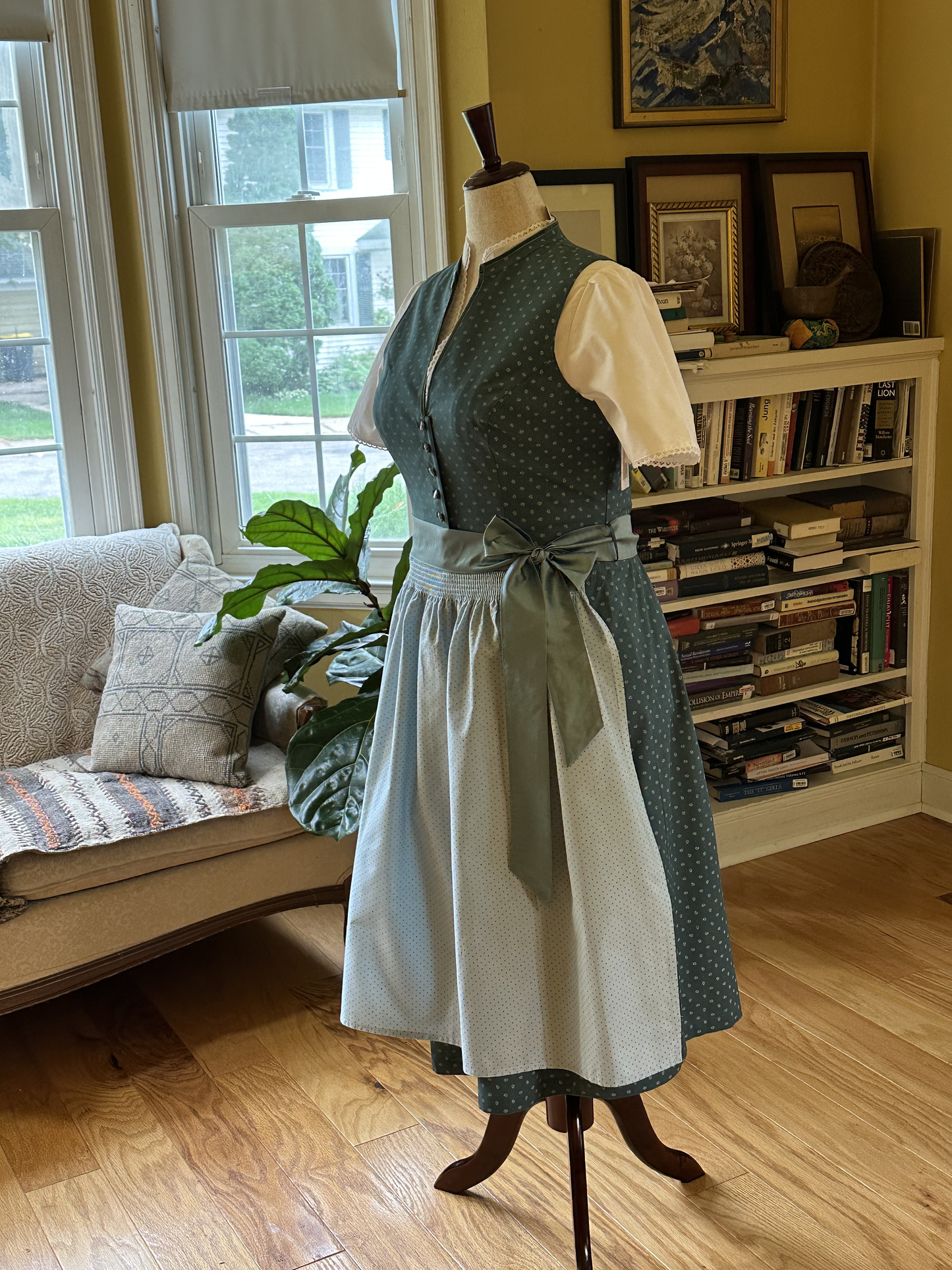 Heimatgwand "Linda" Dirndl in "Petrol"/Teal