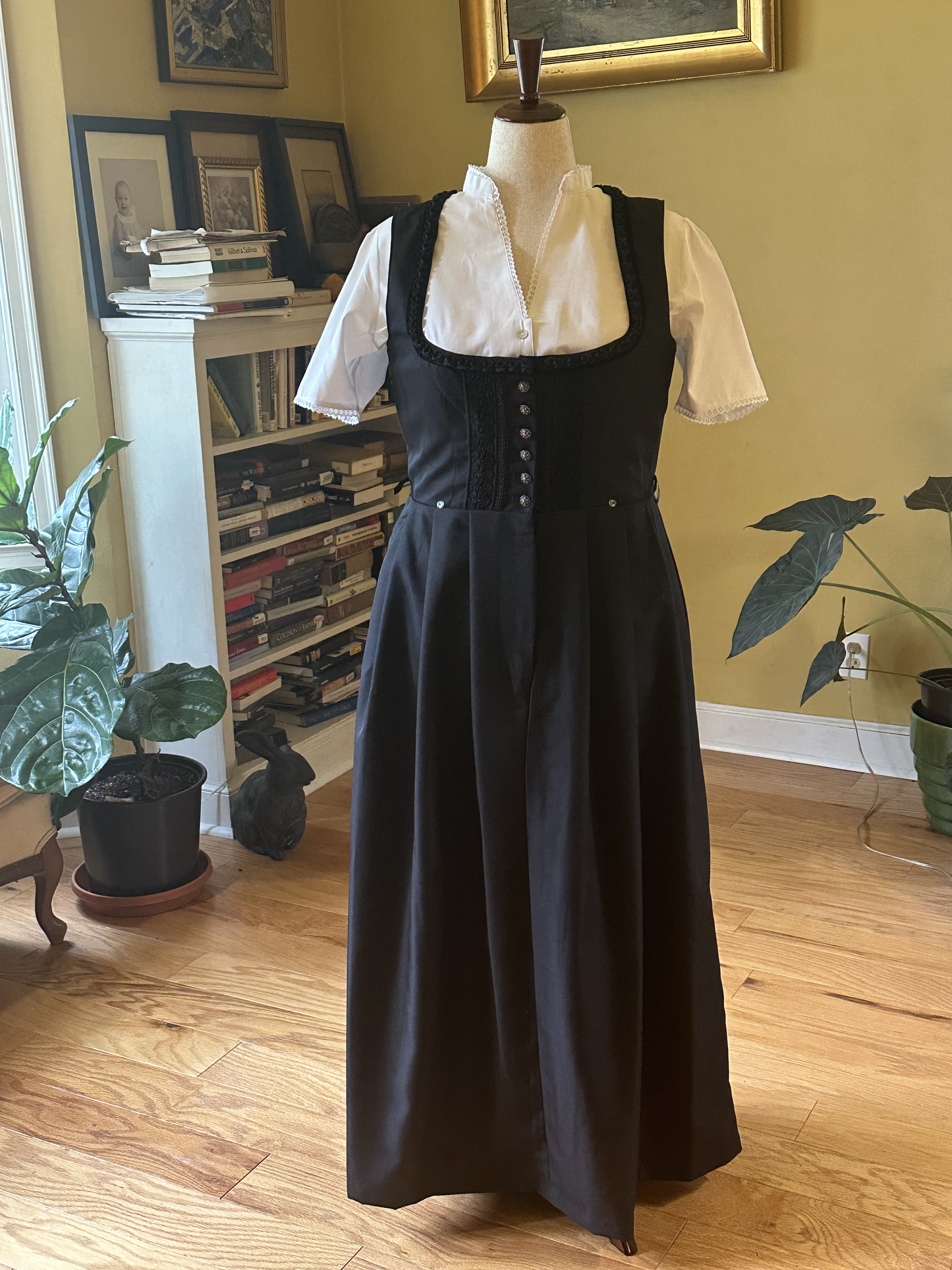 Gastrotex "Zenita" Dirndl in Black