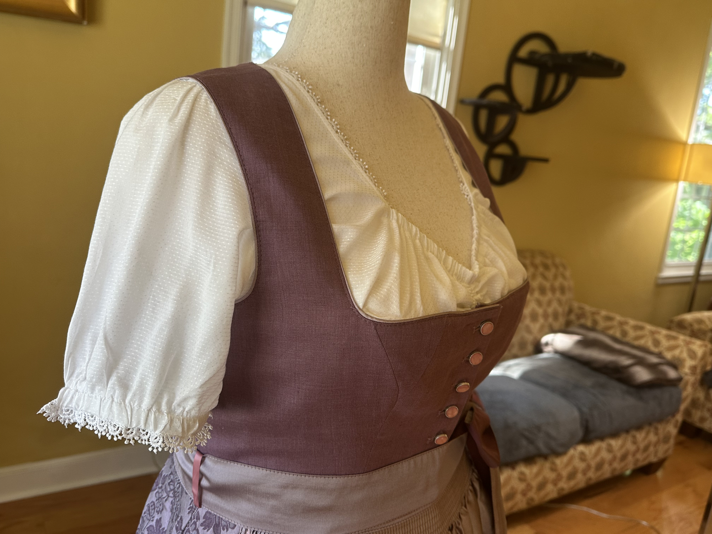 Heimatgwand "Lucy" Dirndl in Berry/Mauve